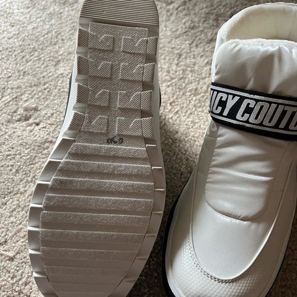 Juicy Couture snow boots, new without tags, size 9 - Picture 2 of 2